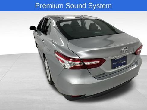 Used 2019 Toyota Camry L image 5