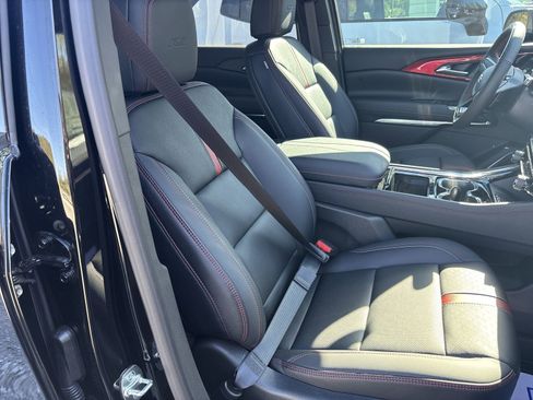 New 2026 Chevrolet Traverse RS w/ LPO, Floor Liner Package image 28