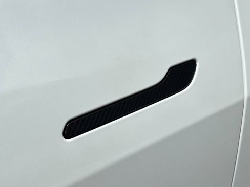 Used 2024 Tesla Model Y Long Range RWD image 10