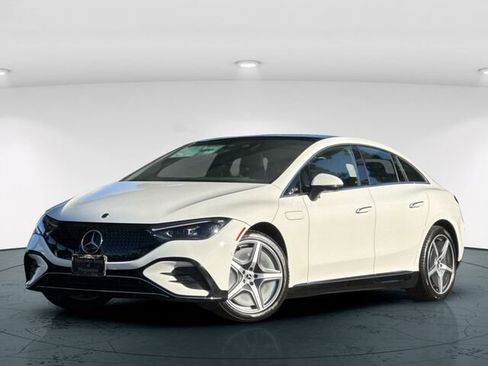 New 2026 Mercedes-Benz EQE 320 4D Sedan 4MATIC image 2