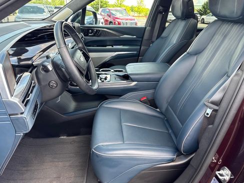 Used 2025 Cadillac Escalade IQ Luxury 2 w/ LPO, Premium Carpet Package AWD/4WD image 5