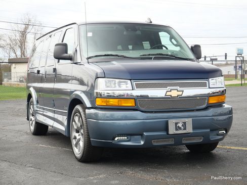 Used 2024 Chevrolet Express 2500 w/ Driver Convenience Package image 18