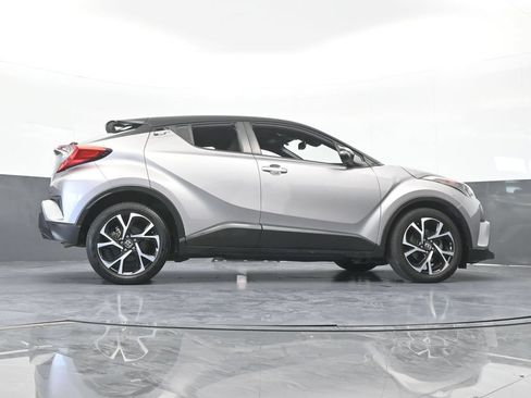 Used 2019 Toyota C-HR XLE FWD image 60