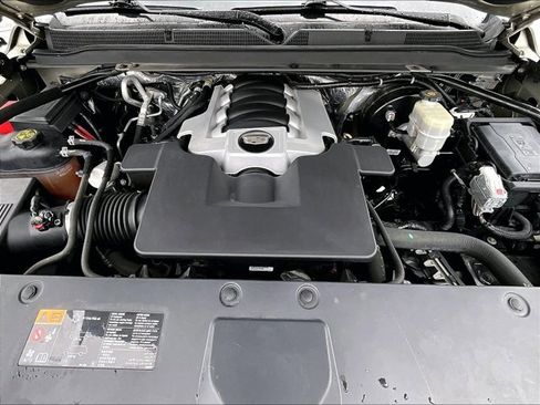 Used 2015 Cadillac Escalade Premium image 11