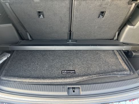 Used 2025 Volkswagen Atlas SE w/ Panoramic Sunroof Package FWD image 28