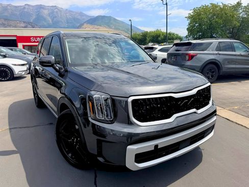 Used 2024 Kia Telluride EX w/ EX Captain's Chair Package AWD/4WD image 2
