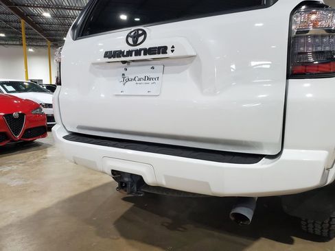 Used 2021 Toyota 4Runner SR5 Premium w/ Moonroof Package AWD/4WD image 46