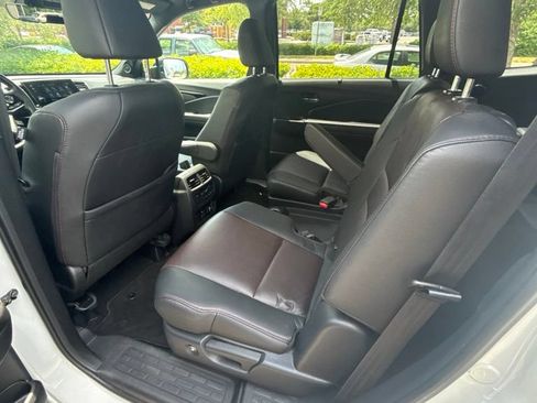 Used 2021 Honda Pilot Black Edition image 18