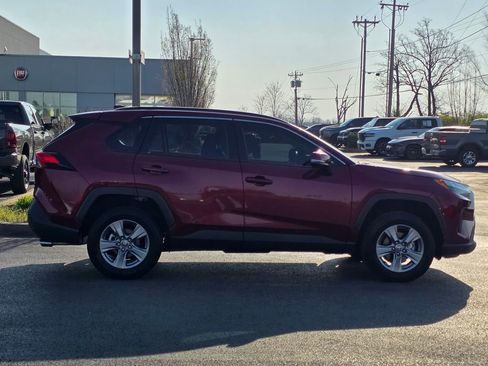 Used 2024 Toyota RAV4 XLE w/ Convenience Package image 4