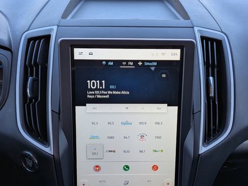 Certified 2022 Ford Edge SE w/ Black Appearance Package image 19