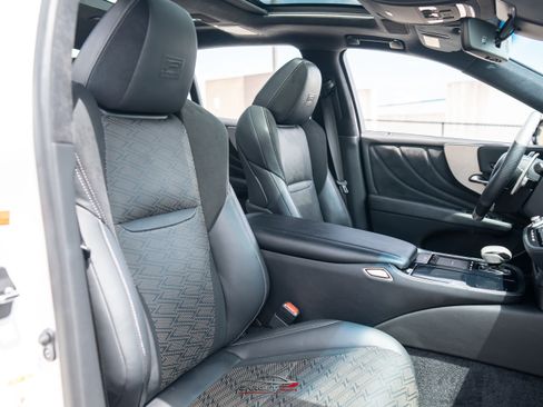 Used 2018 Lexus LS 500 F Sport w/ Accessory Package (Z1) AWD/4WD image 17