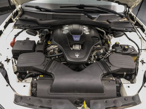Used 2014 Maserati Ghibli S Q4 AWD/4WD image 26