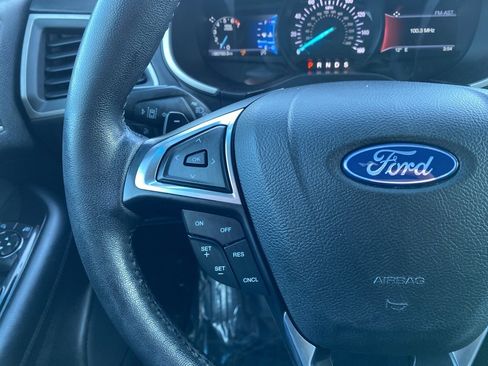 Used 2020 Ford Edge SEL image 27