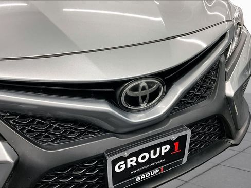 Used 2018 Toyota Camry SE FWD image 29