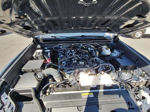 Used 2025 Toyota Tacoma SR image 27