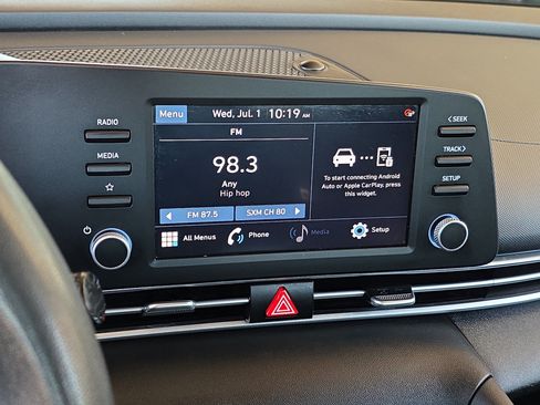 Used 2023 Hyundai Elantra SEL w/ Preferred Accessory Package FWD image 17