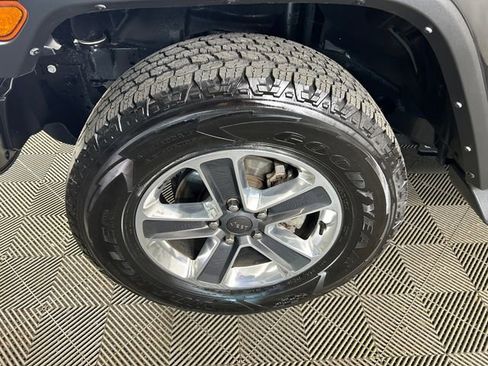 Used 2022 Jeep Wrangler Unlimited Sahara image 10