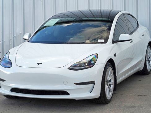 Used 2023 Tesla Model 3 Standard Range image 47