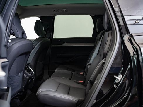 Used 2025 Volvo EX90 Plus AWD/4WD image 42
