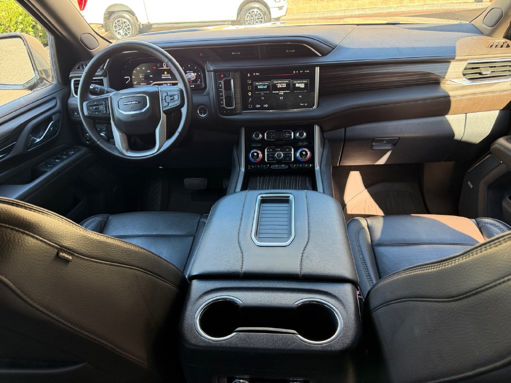 Used 2024 GMC Yukon Denali AWD/4WD image 15