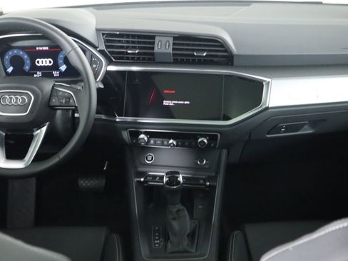 Used 2025 Audi Q3 2.0T Premium w/ Convenience Package image 16