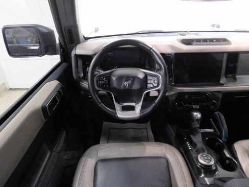 Used 2024 Ford Bronco Wildtrak image 41