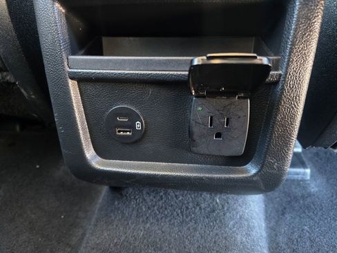 Used 2022 Ford Edge Titanium w/ Equipment Group 301A AWD/4WD image 40