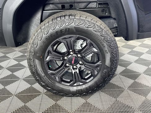 New 2025 GMC Canyon Elevation w/ Convenience Package image 30