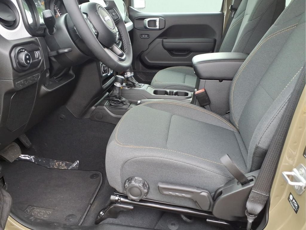 New 2026 Jeep Gladiator Sport AWD/4WD image 15