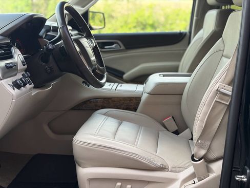 Used 2015 GMC Yukon Denali w/ Touring Package AWD/4WD image 13