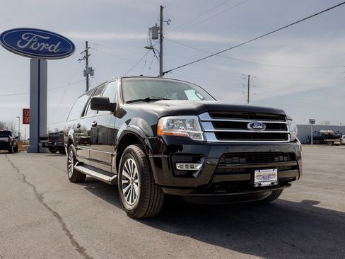 Used 2017 Ford Expedition EL XLT w/ Equipment Group 202A image 8