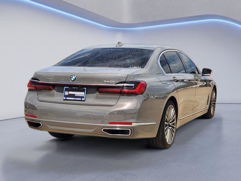 Used 2022 BMW 740i w/ Premium Package RWD image 8