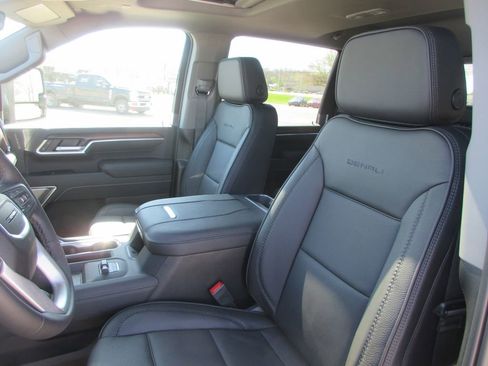 New 2026 GMC Sierra 2500 Denali w/ Denali Reserve Package AWD/4WD image 12