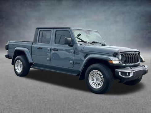 Used 2024 Jeep Gladiator Sport AWD/4WD image 7