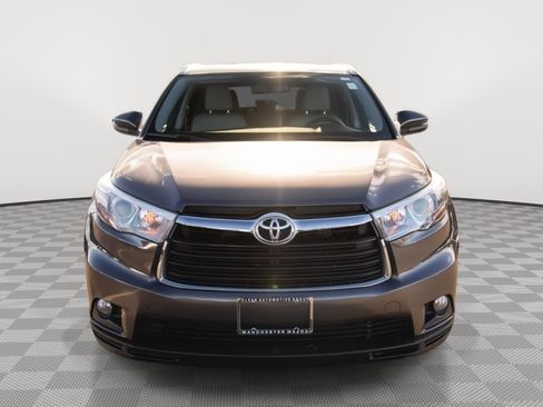 Used 2015 Toyota Highlander XLE image 19