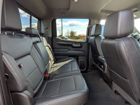 Used 2022 Chevrolet Silverado 1500 LT Trail Boss w/ LT Trail Boss Premium Package image 6