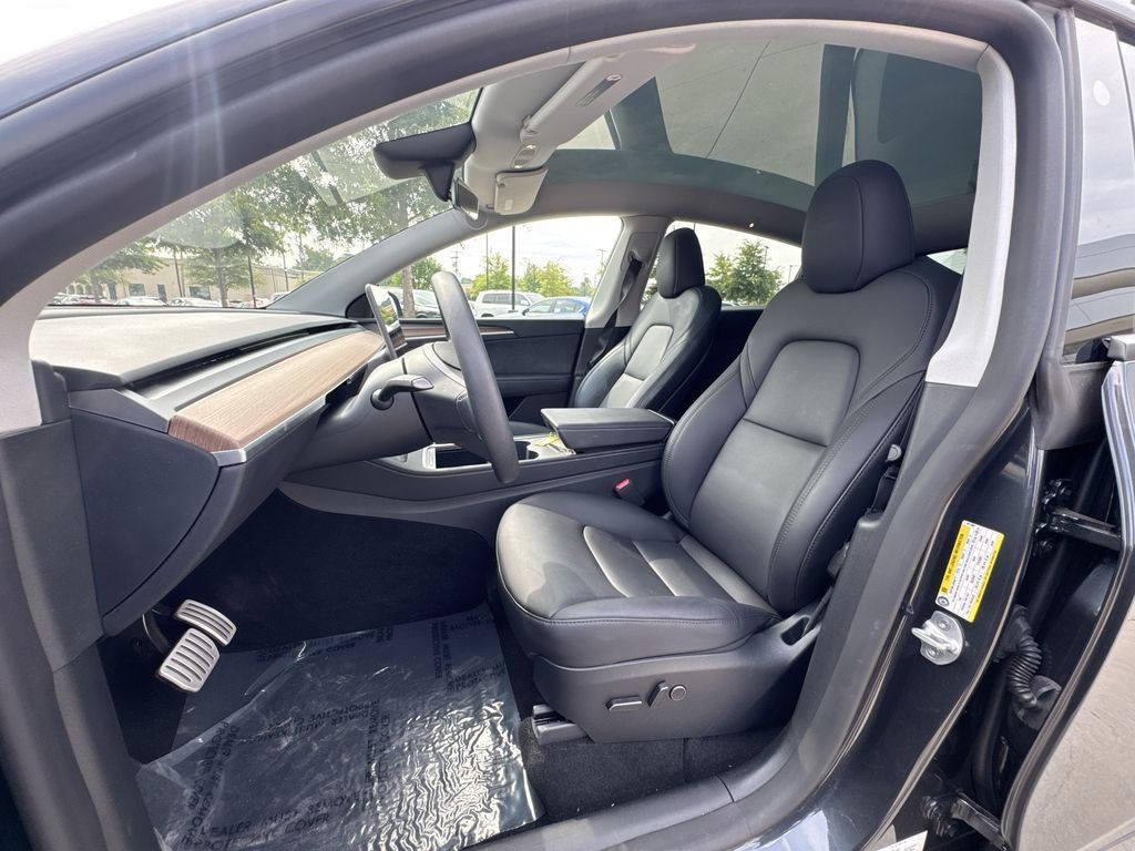 Used 2024 Tesla Model Y Performance AWD/4WD image 18