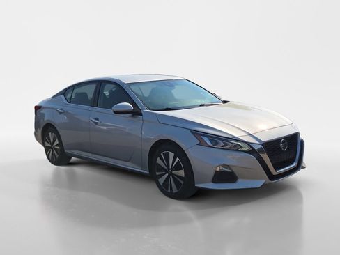 Used 2022 Nissan Altima 2.5 SV FWD image 8