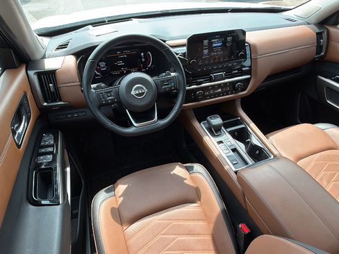 Used 2025 Nissan Pathfinder Platinum w/ Cargo Package FWD image 26
