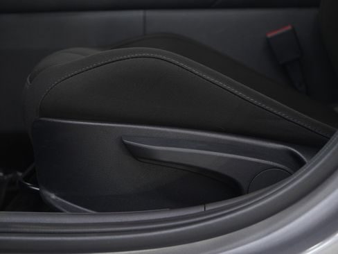 Used 2025 Hyundai Elantra SEL image 21