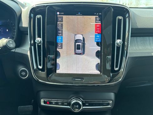 Certified 2023 Volvo XC40 B5 Plus w/ Driver Assist Package AWD/4WD image 15