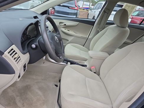 Used 2013 Toyota Corolla L image 14