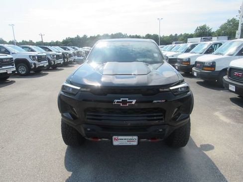 Certified 2024 Chevrolet Colorado ZR2 w/ Safety Package AWD/4WD image 5