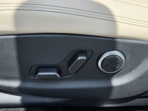 Used 2026 Genesis GV70 2.5T Select AWD/4WD image 11