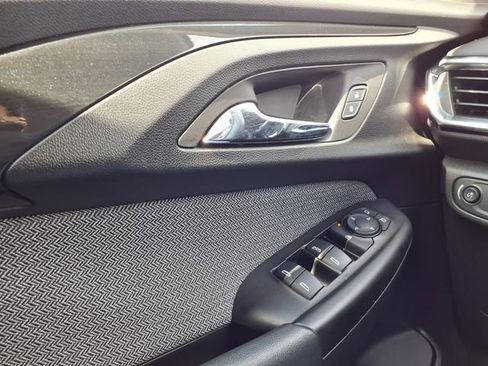Used 2023 Chevrolet TrailBlazer LT w/ Convenience Package image 19