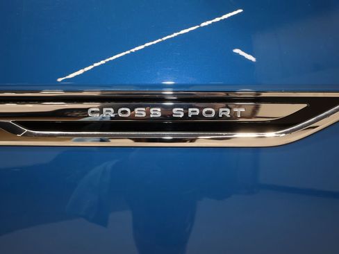 Used 2025 Volkswagen Atlas Cross Sport SE image 32