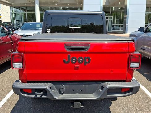 Used 2023 Jeep Gladiator Sport AWD/4WD image 5