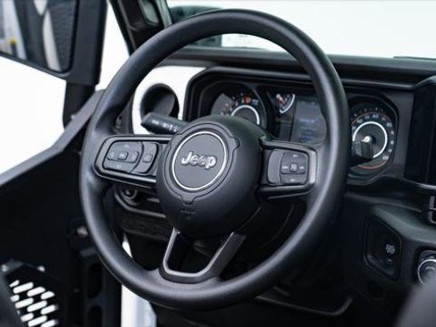 Used 2026 Jeep Gladiator Sport image 32