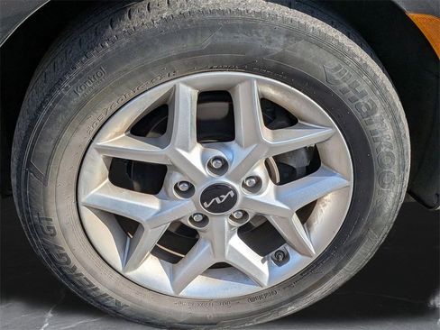 Used 2023 Kia Soul LX w/ LX Technology Package image 29