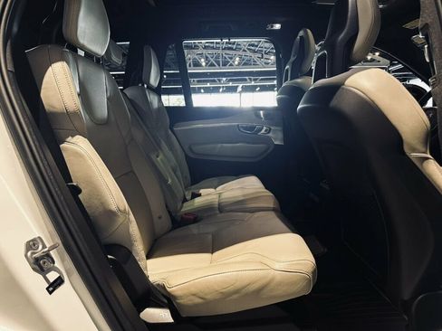 Used 2022 Volvo XC90 T8 R-Design w/ Advanced Package AWD/4WD image 25